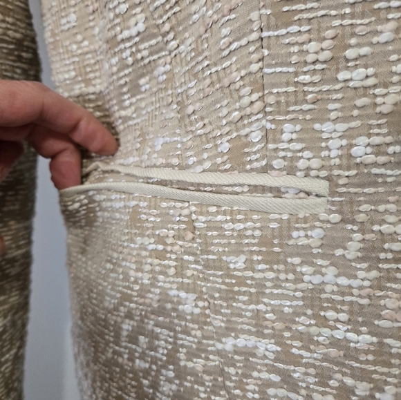 LAFAYETTE 148 Tan And Cream Knit Tweed Blazer. Size 8 - Picture 4 of 14